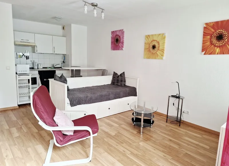 Möbliertes 1-Zimmer-Apartment – super Lage und sofort verfügbar — photo 1